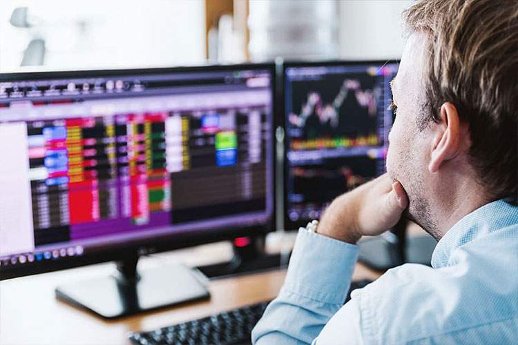 تریدر کیست و دقیقاً چه کاری انجام میدهد؟