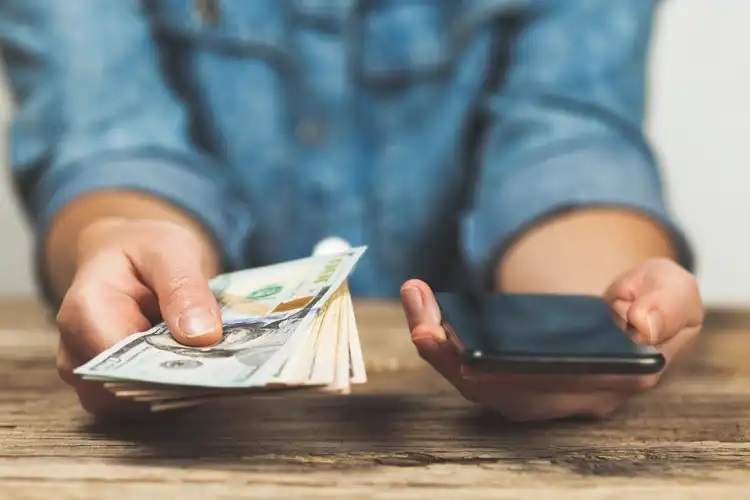 انتقال پول به خارج از کشور با Remitly