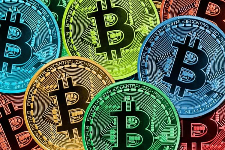 بیت کوین، در راس رمز ارزها